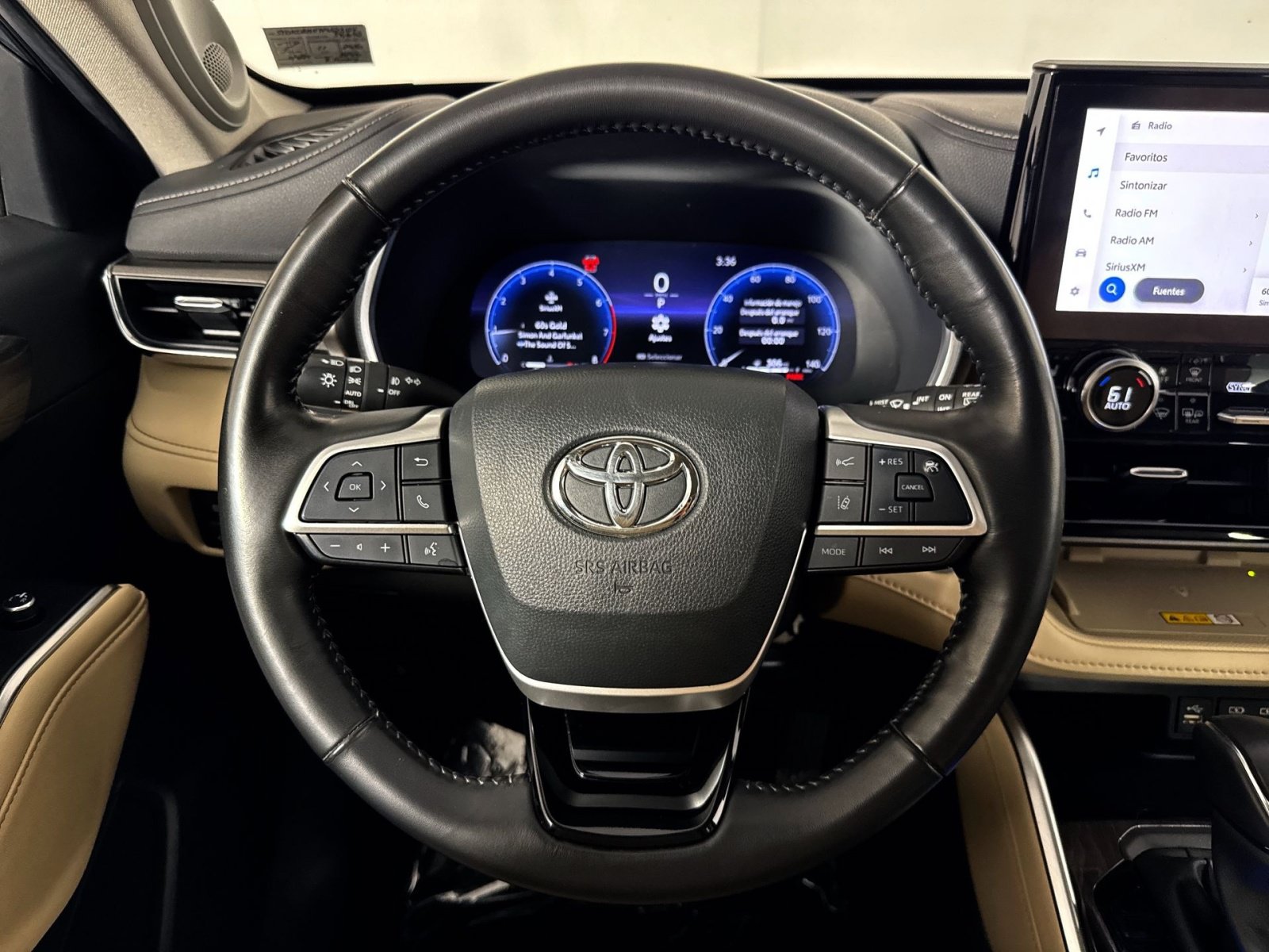 Used 2023 Toyota Highlander Limited AWD/4WD image 16