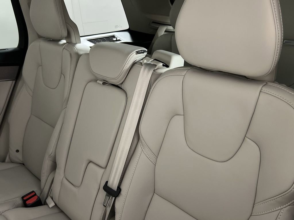 New 2026 Volvo XC90 B6 Ultra w/ Lounge Package image 22