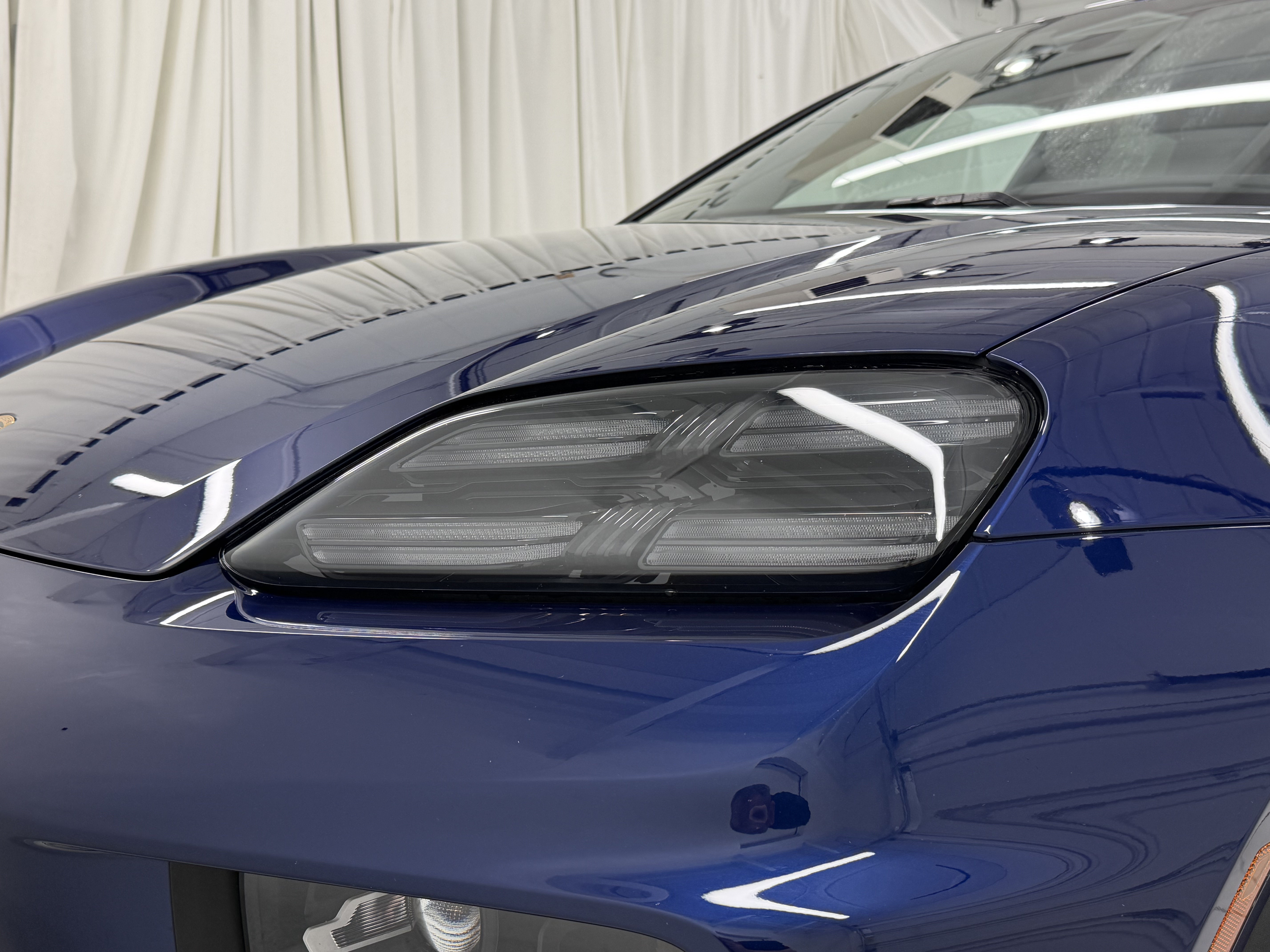 Certified 2025 Porsche Macan 4 Electric AWD/4WD image 17