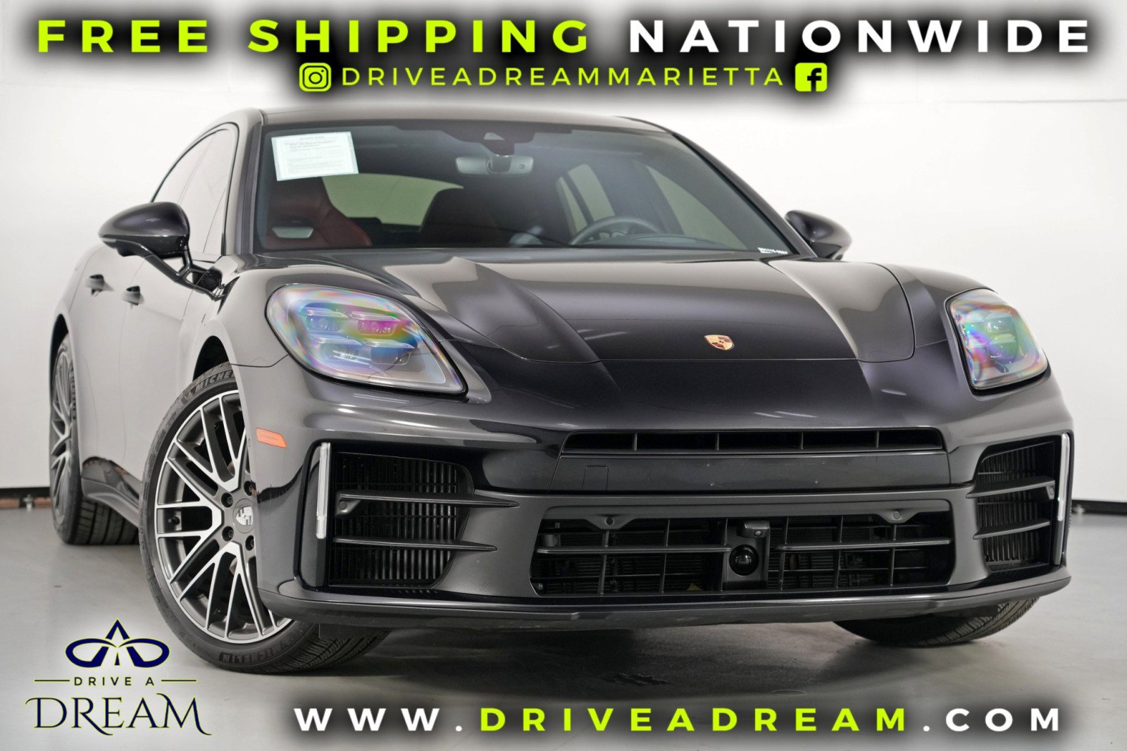 Used 2024 Porsche Panamera image 2
