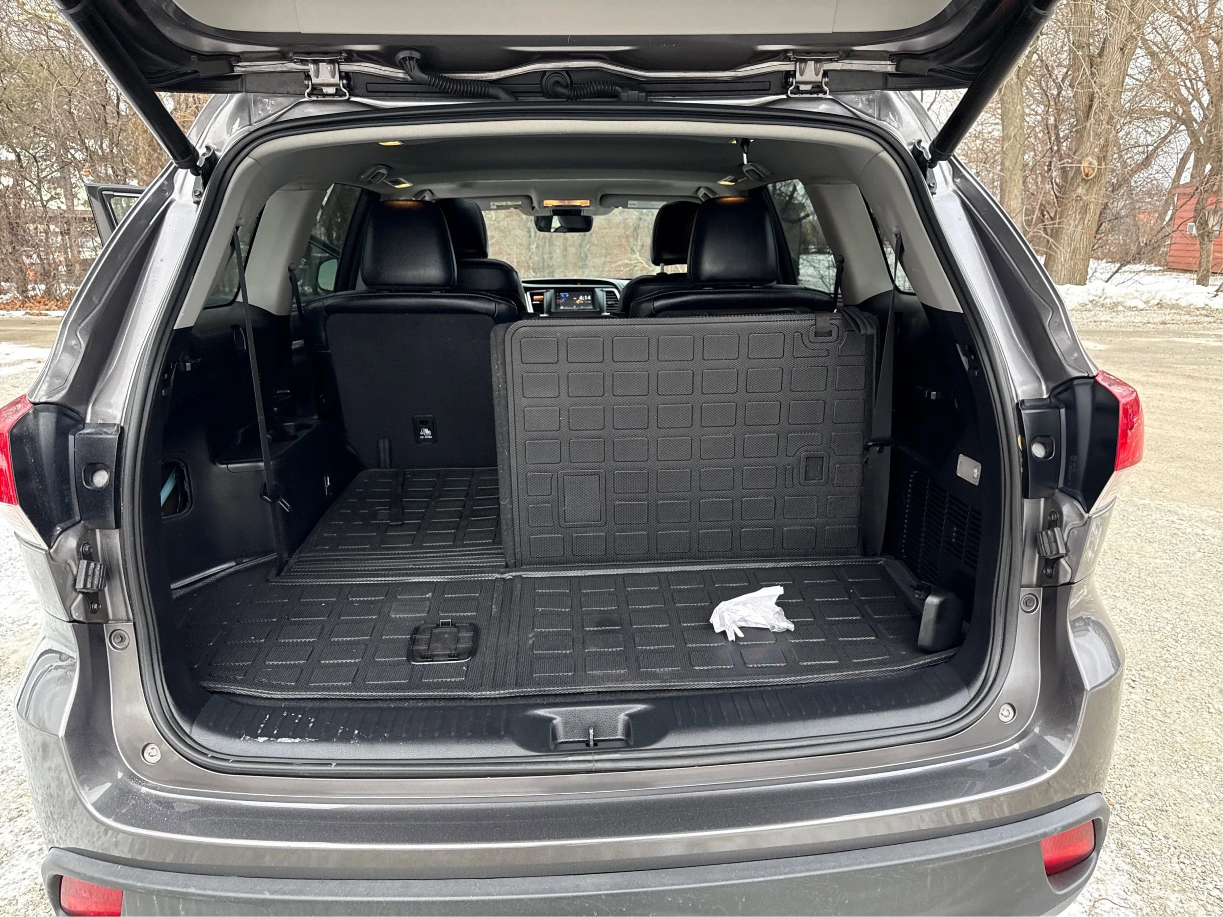 Used 2017 Toyota Highlander SE image 15