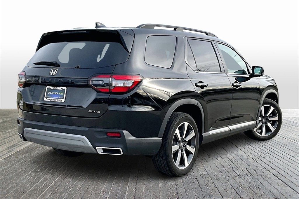 Used 2023 Honda Pilot Elite image 9