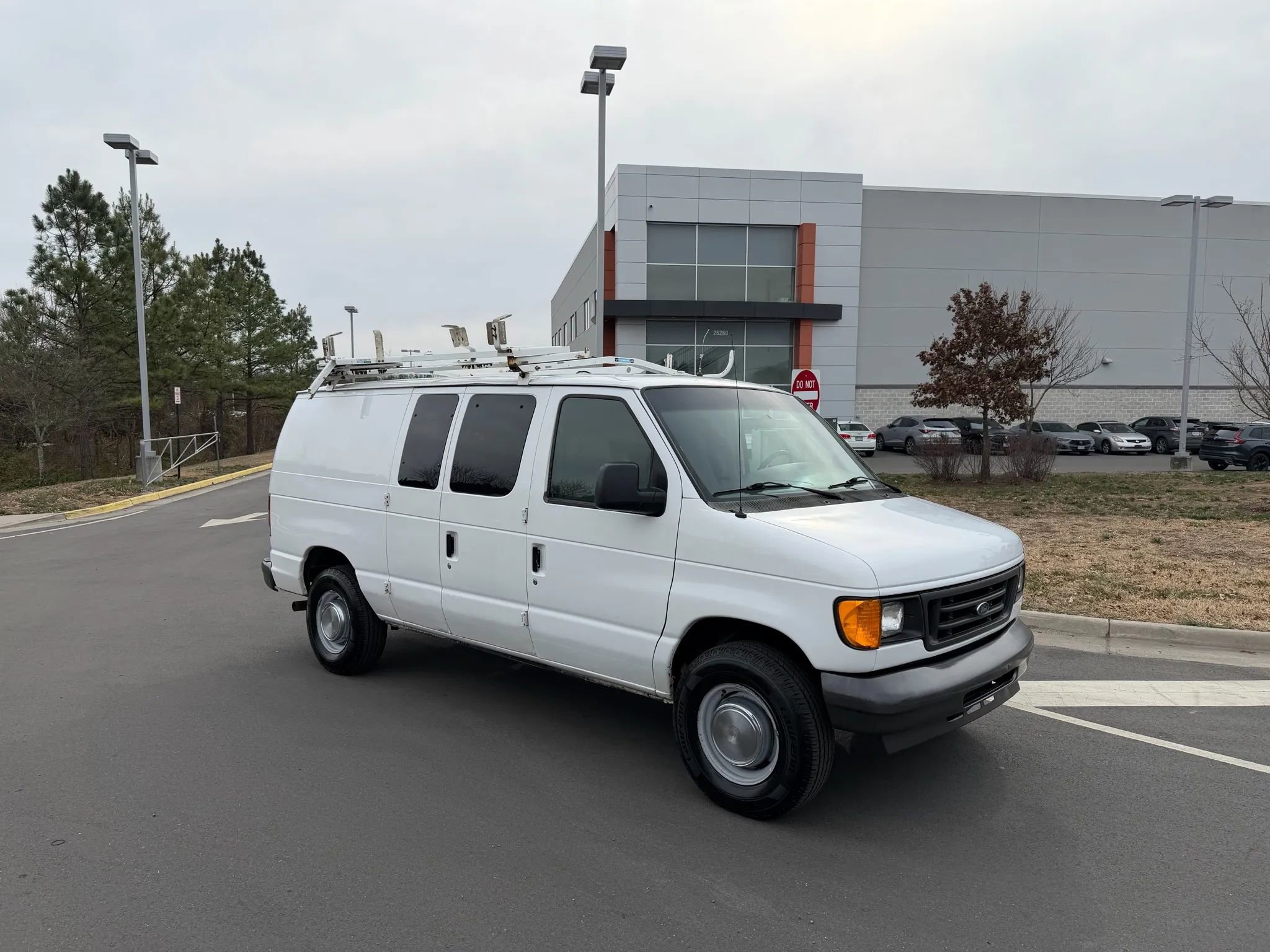 Used 2006 Ford E-250 and Econoline 250 image 1