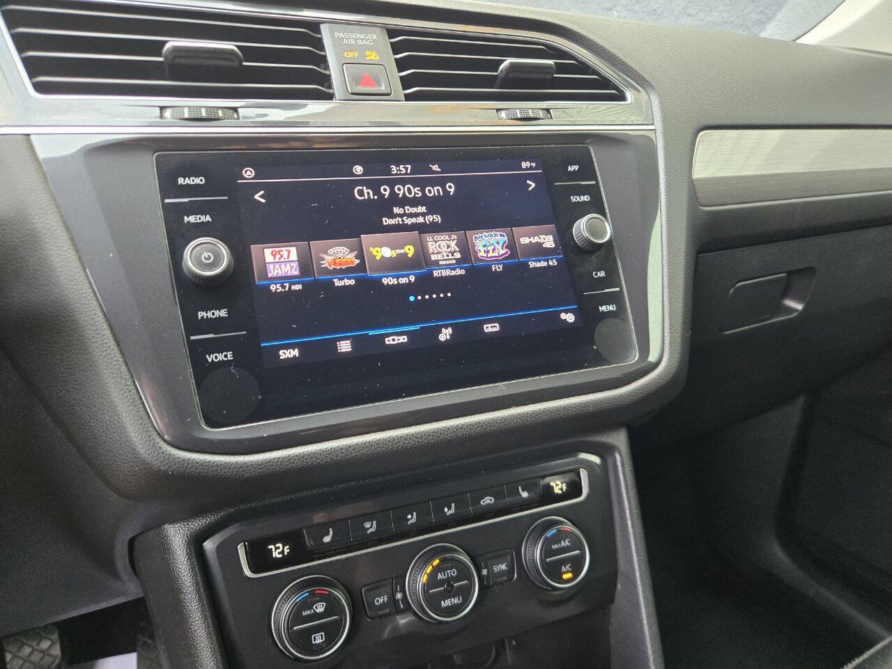 Used 2021 Volkswagen Tiguan SE FWD image 14