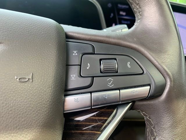 Used 2021 Cadillac Escalade Premium Luxury w/ Driver Assist Tech Package AWD/4WD image 22