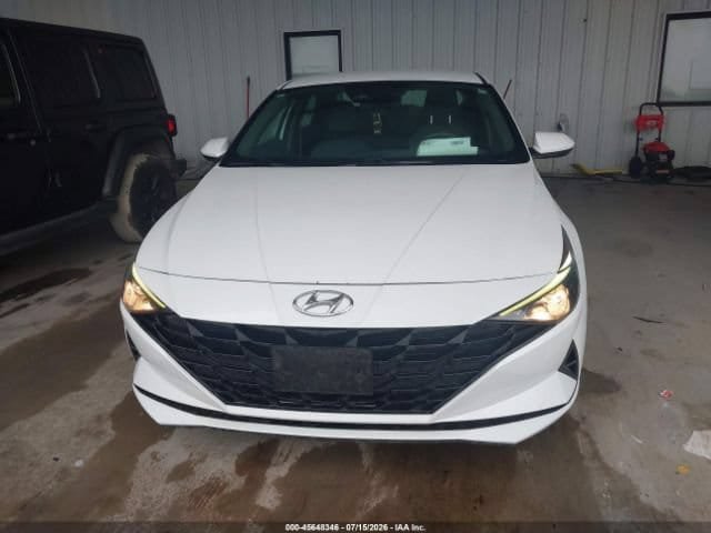 Used 2021 Hyundai Elantra SE FWD image 6