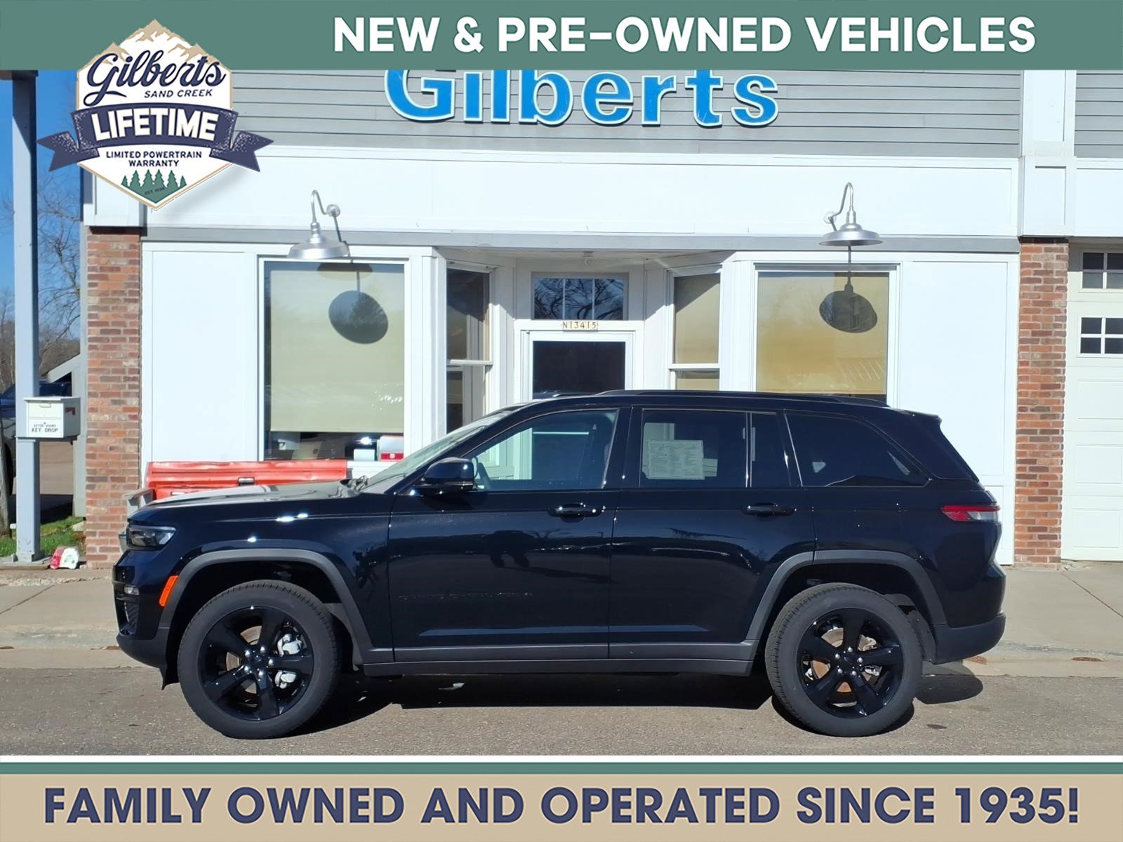 Used 2025 Jeep Grand Cherokee Limited w/ Black Appearance Package AWD/4WD image 1