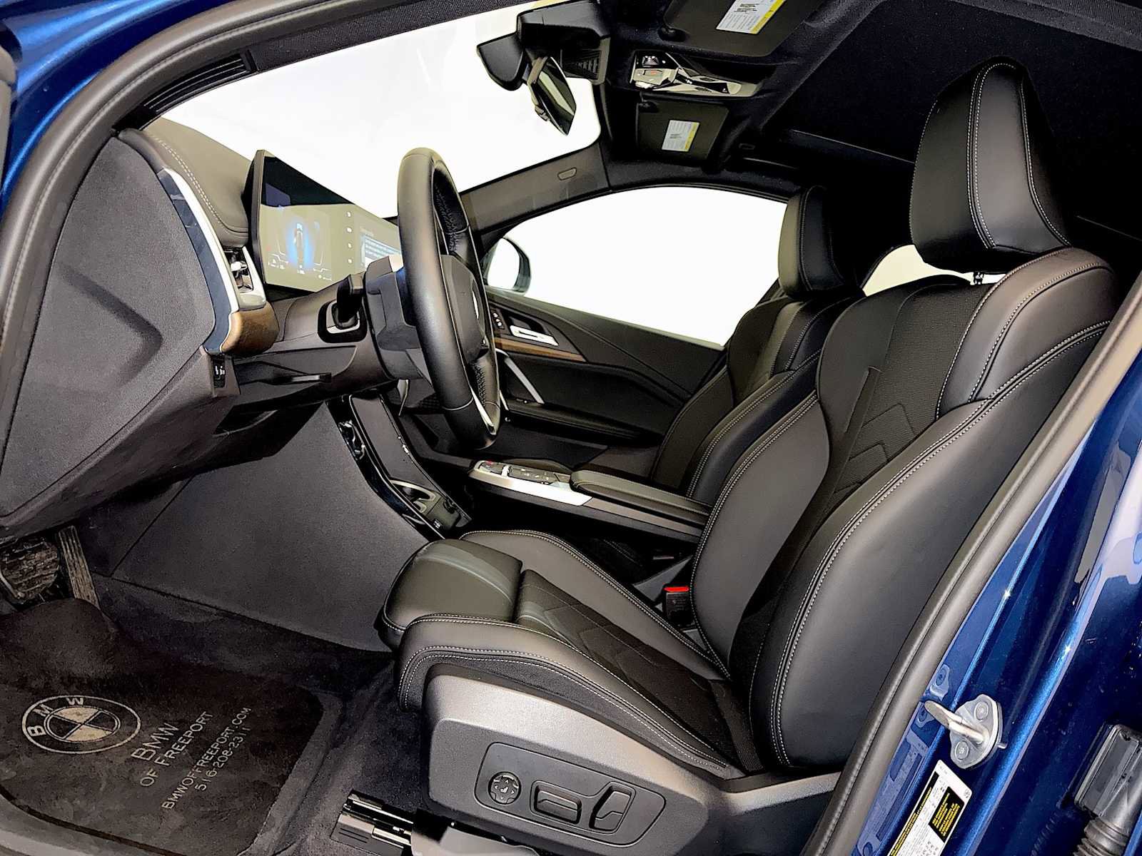 Used 2025 BMW X1 xDrive28i w/ Convenience Package image 9