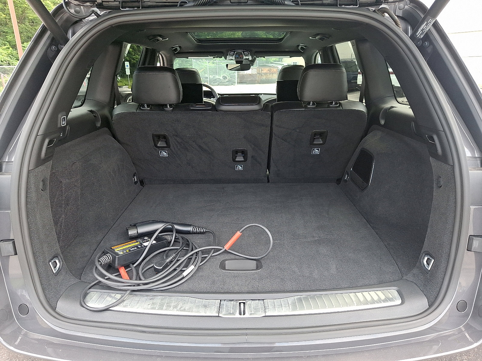 Used 2024 Jeep Grand Cherokee Overland w/ Trailer Tow Package image 31