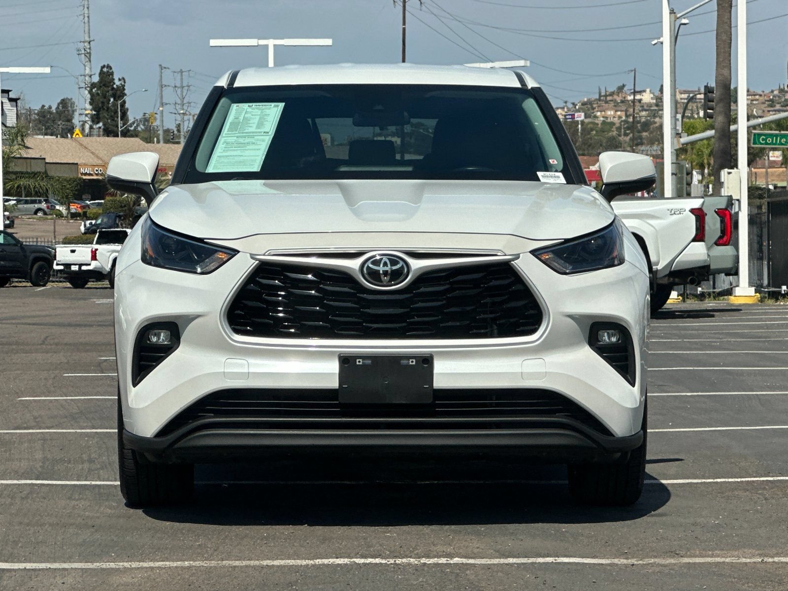 Used 2023 Toyota Highlander LE FWD image 7