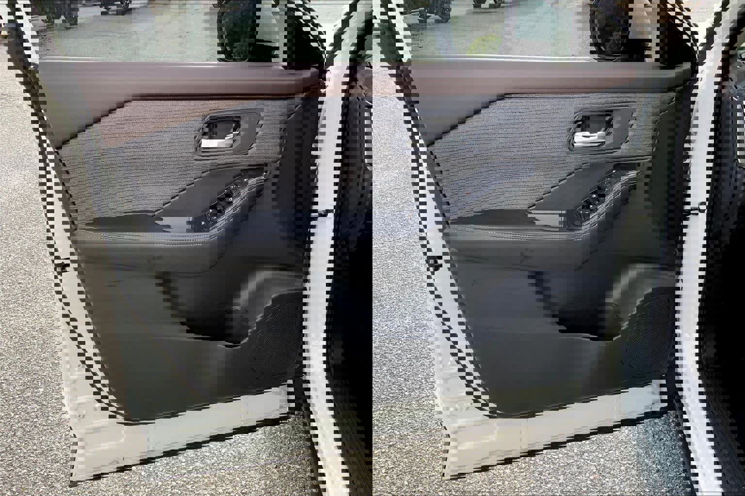 Used 2023 Nissan Rogue SV image 21