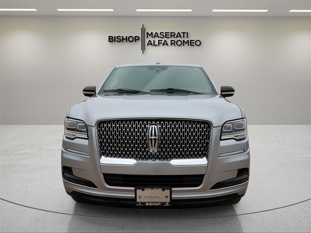 Used 2023 Lincoln Navigator Reserve image 2