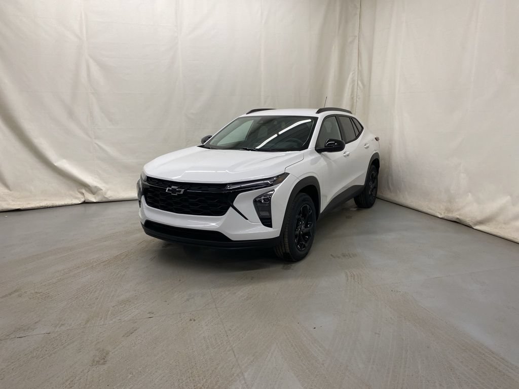 New 2026 Chevrolet Trax LT w/ Driver Confidence Package FWD image 2