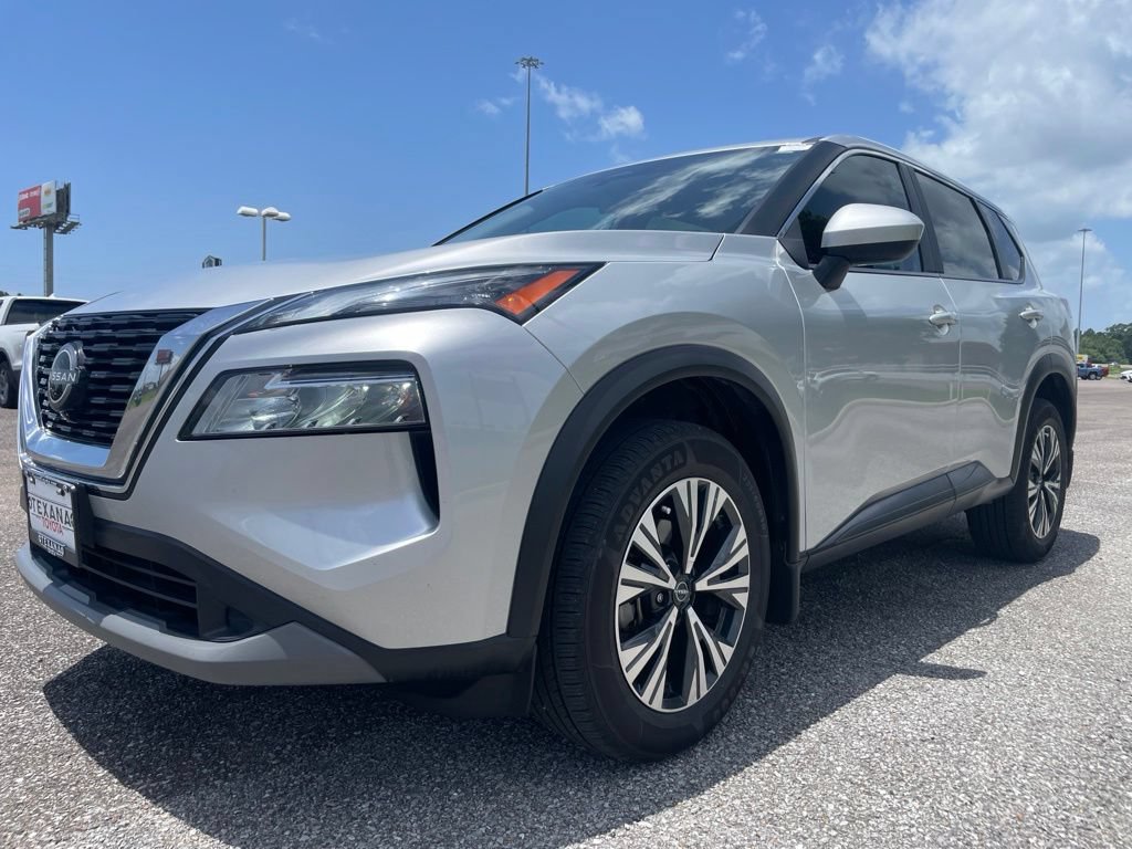 Used 2023 Nissan Rogue SV FWD image 11