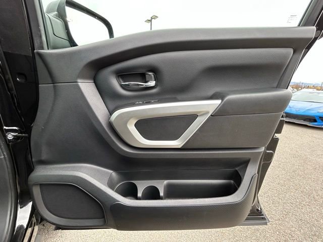Used 2024 Nissan Titan SV w/ SV Convenience Package image 34