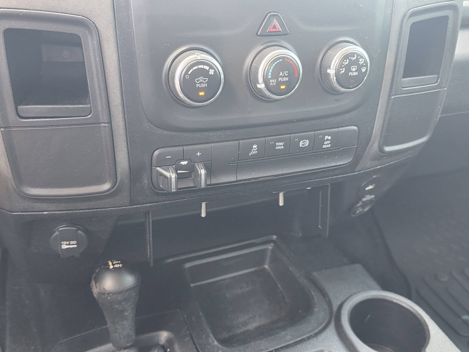 Used 2018 RAM 3500 Tradesman w/ Chrome Appearance Group AWD/4WD image 16