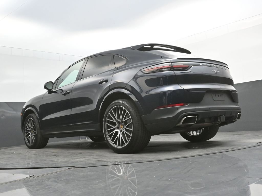 Used 2022 Porsche Cayenne Coupe w/ Premium Package image 35