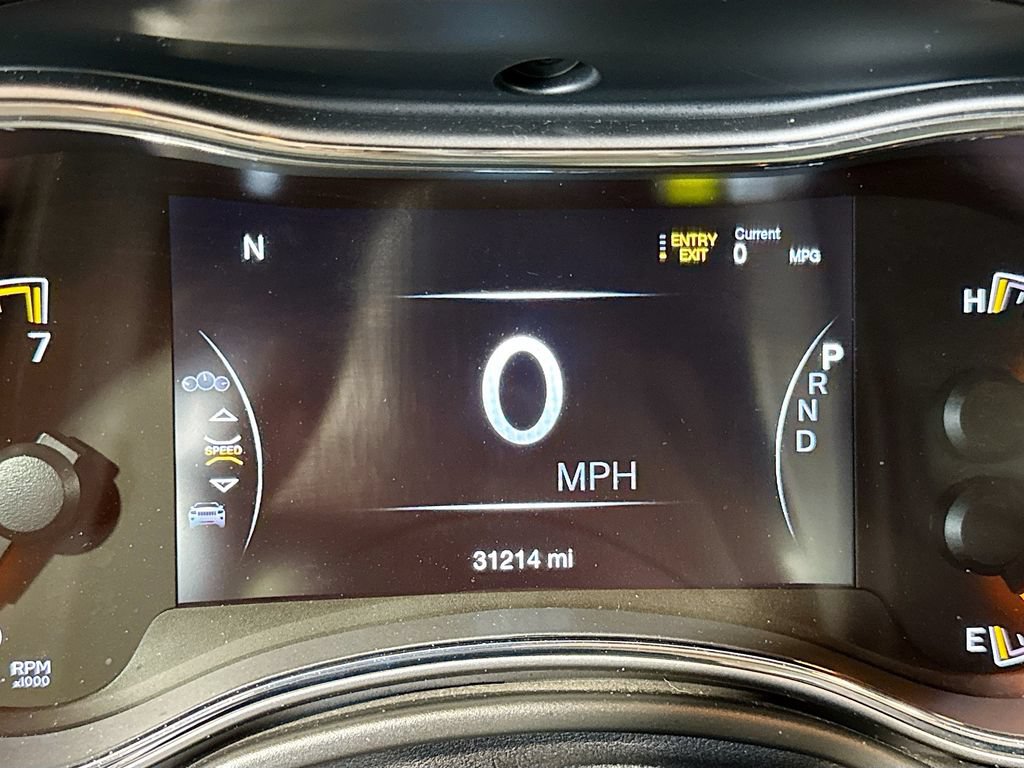 Used 2019 Jeep Grand Cherokee Trailhawk w/ Trailhawk Luxury Group AWD/4WD image 23