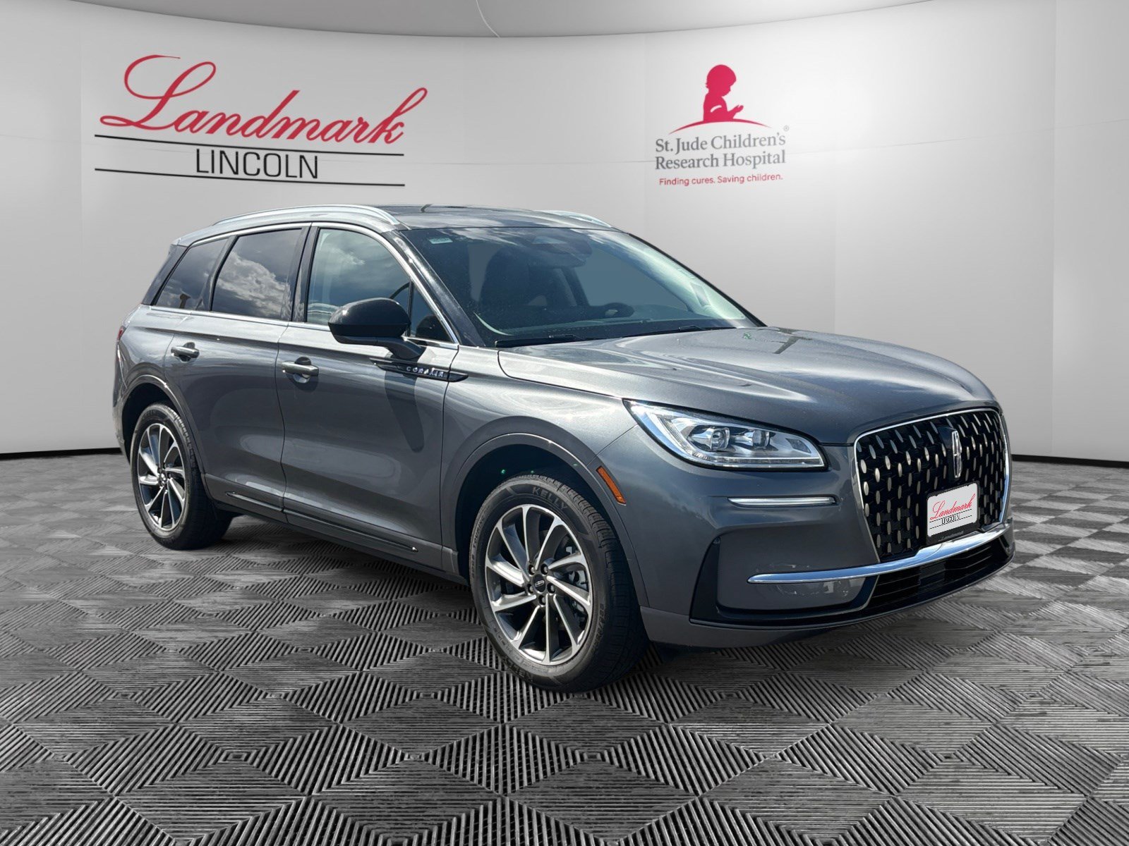 Certified 2024 Lincoln Corsair Grand Touring AWD/4WD image 7