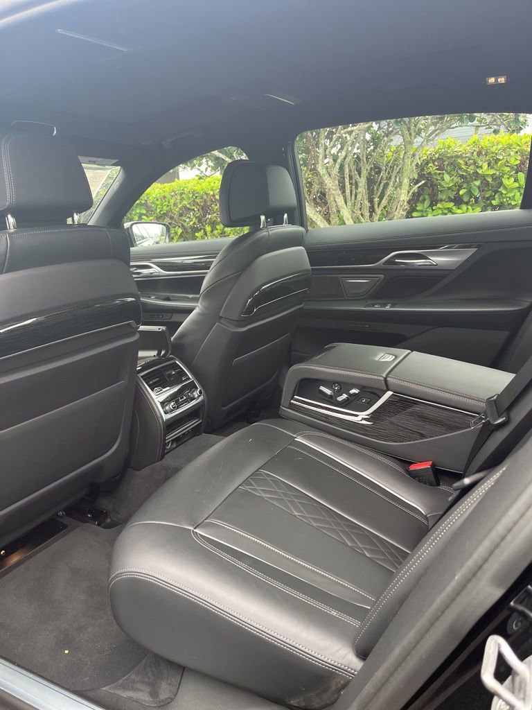 Used 2022 BMW 740i xDrive w/ M Sport Package image 15