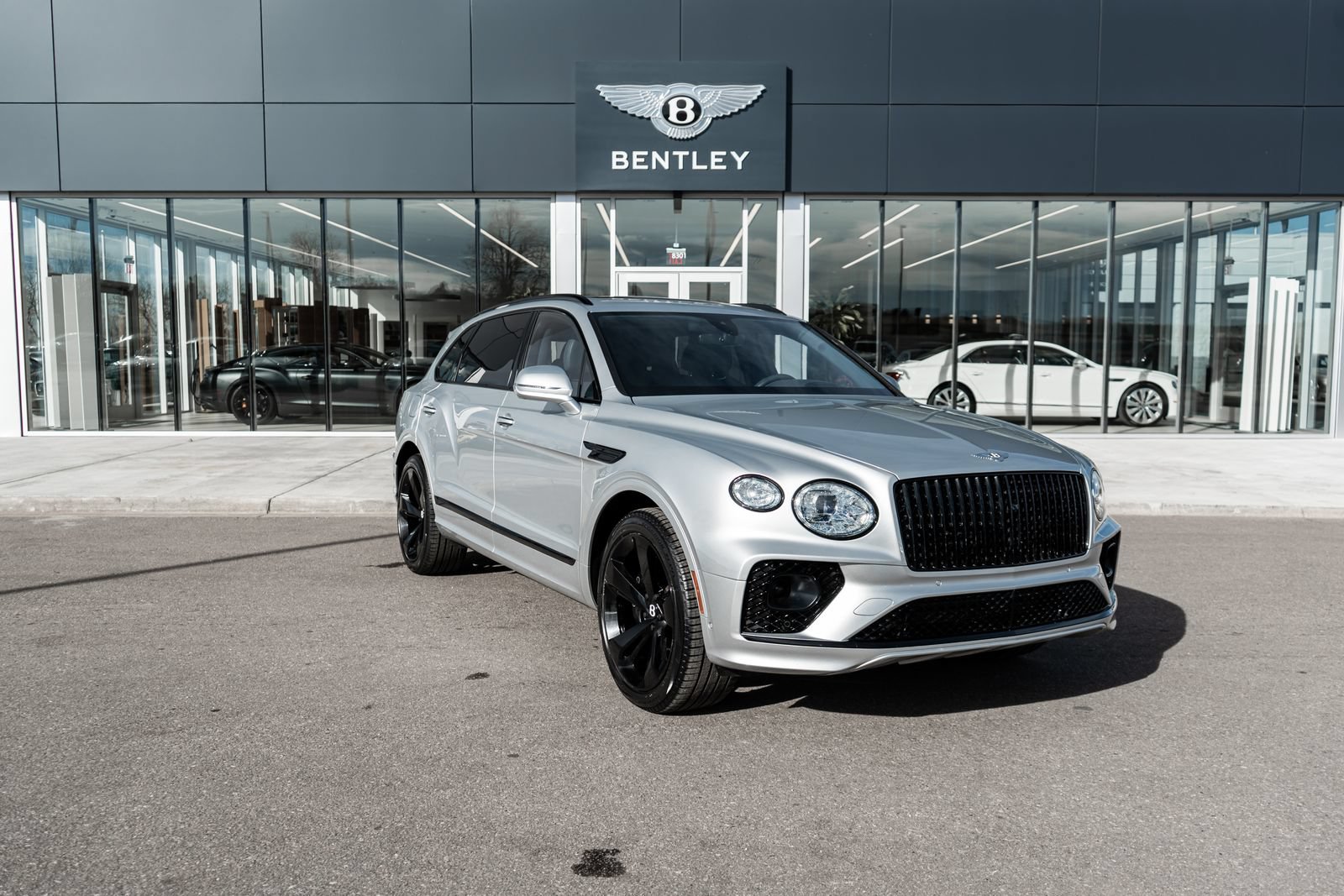 Certified 2023 Bentley Bentayga Extended Wheelbase AWD/4WD image 17
