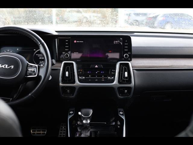 Used 2022 Kia Sorento SX Prestige image 12