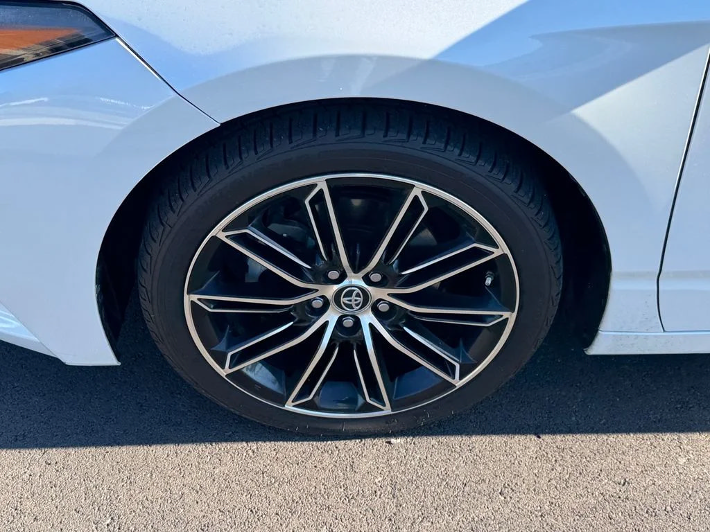 Used 2019 Toyota Avalon Touring w/ Advanced Safety Package FWD image 15