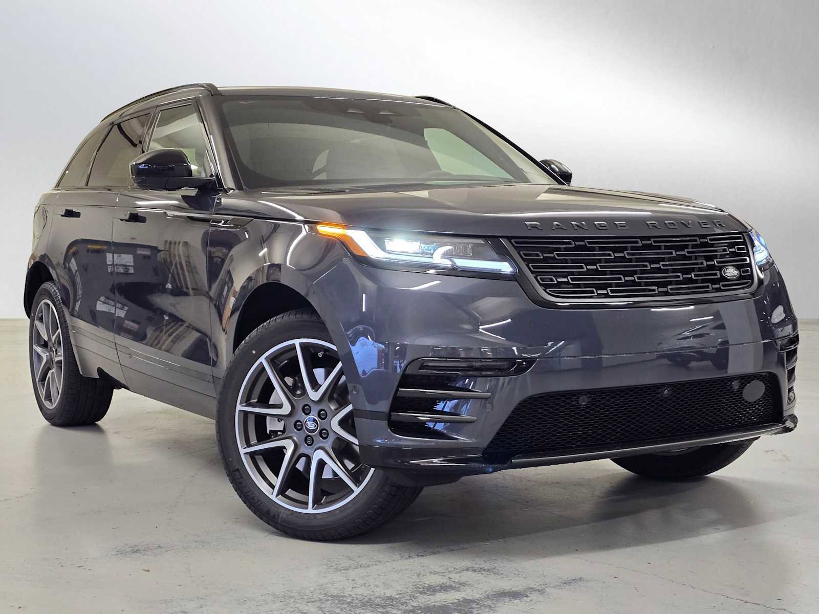 New 2026 Land Rover Range Rover Velar Dynamic SE image 7
