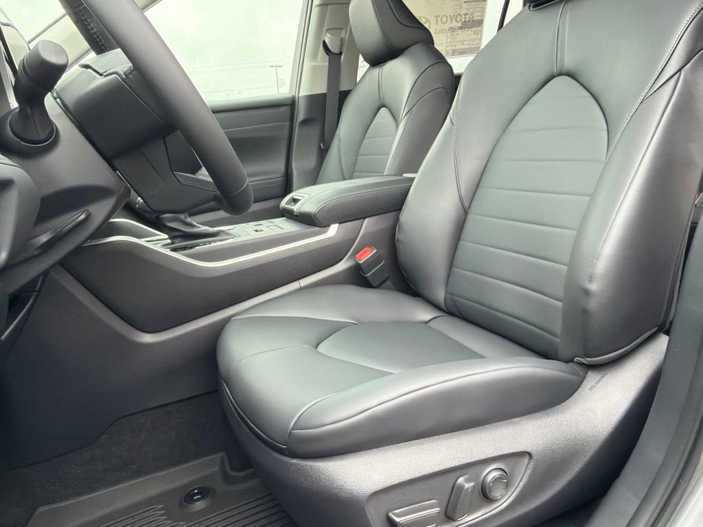 New 2026 Toyota Highlander XLE AWD/4WD image 8