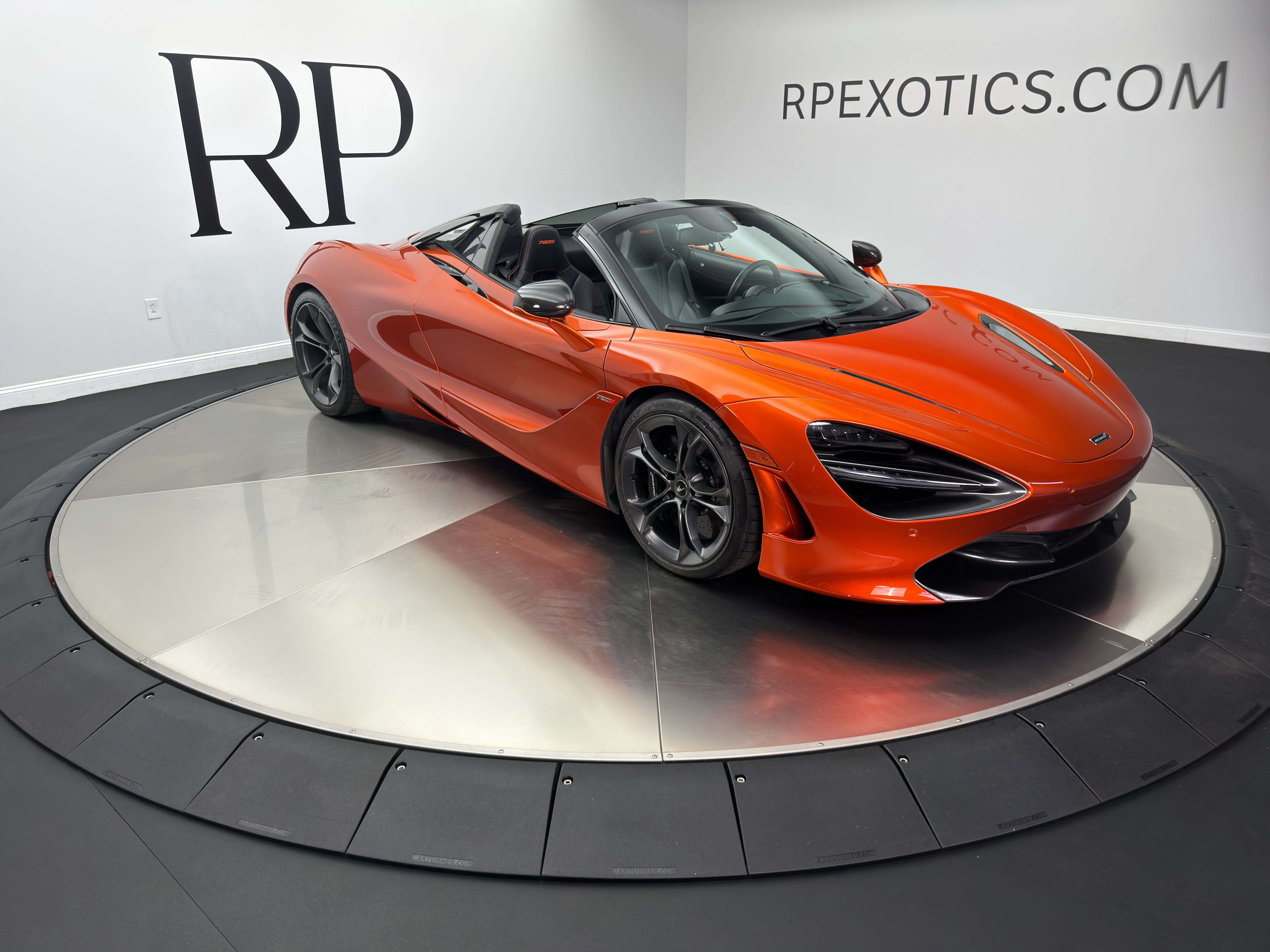Used 2020 McLaren 720S Spider RWD image 8