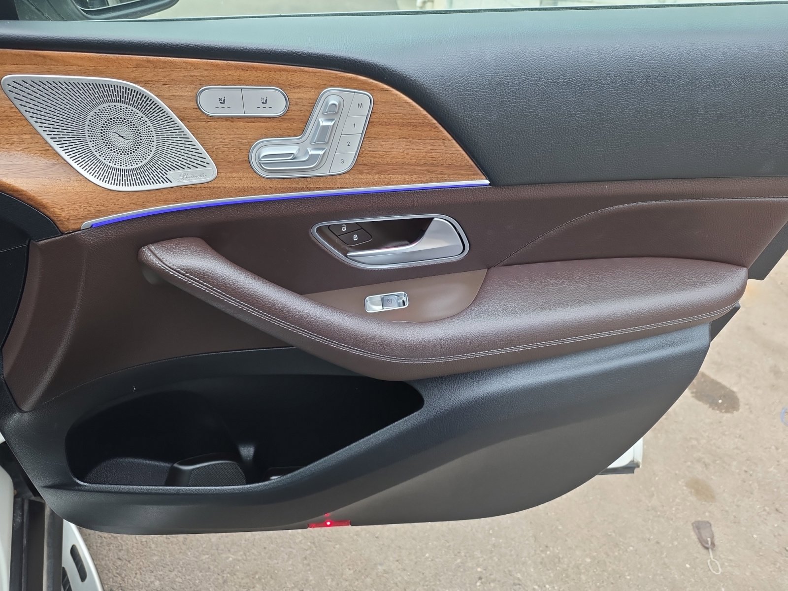 Used 2021 Mercedes-Benz GLS 450 4MATIC image 33