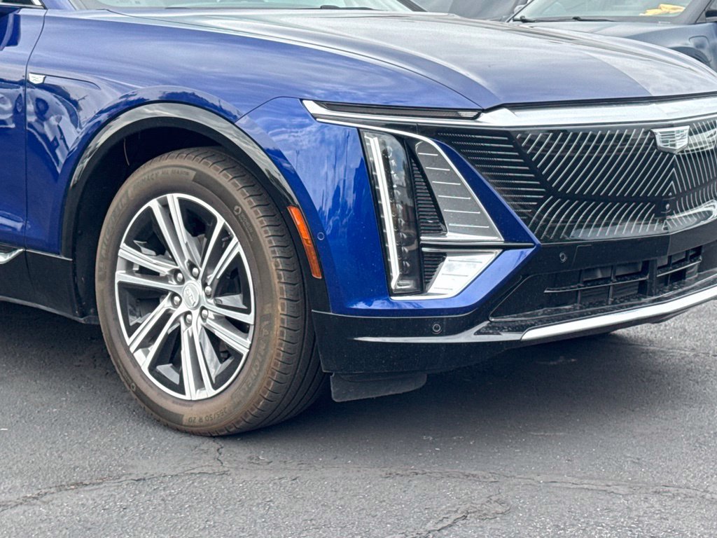 Used 2024 Cadillac Lyriq Luxury RWD image 2
