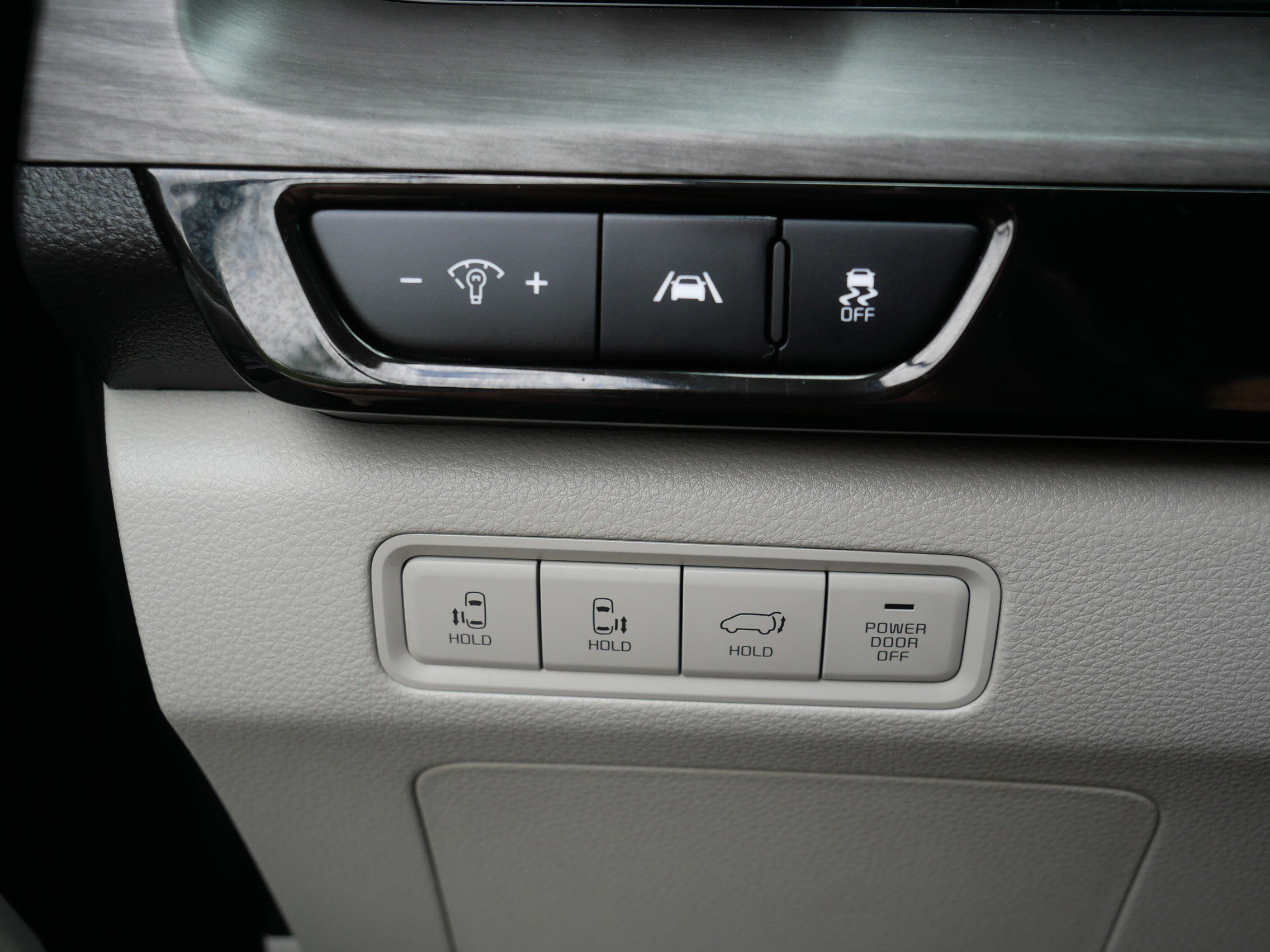 Used 2024 Kia Carnival SX FWD image 26