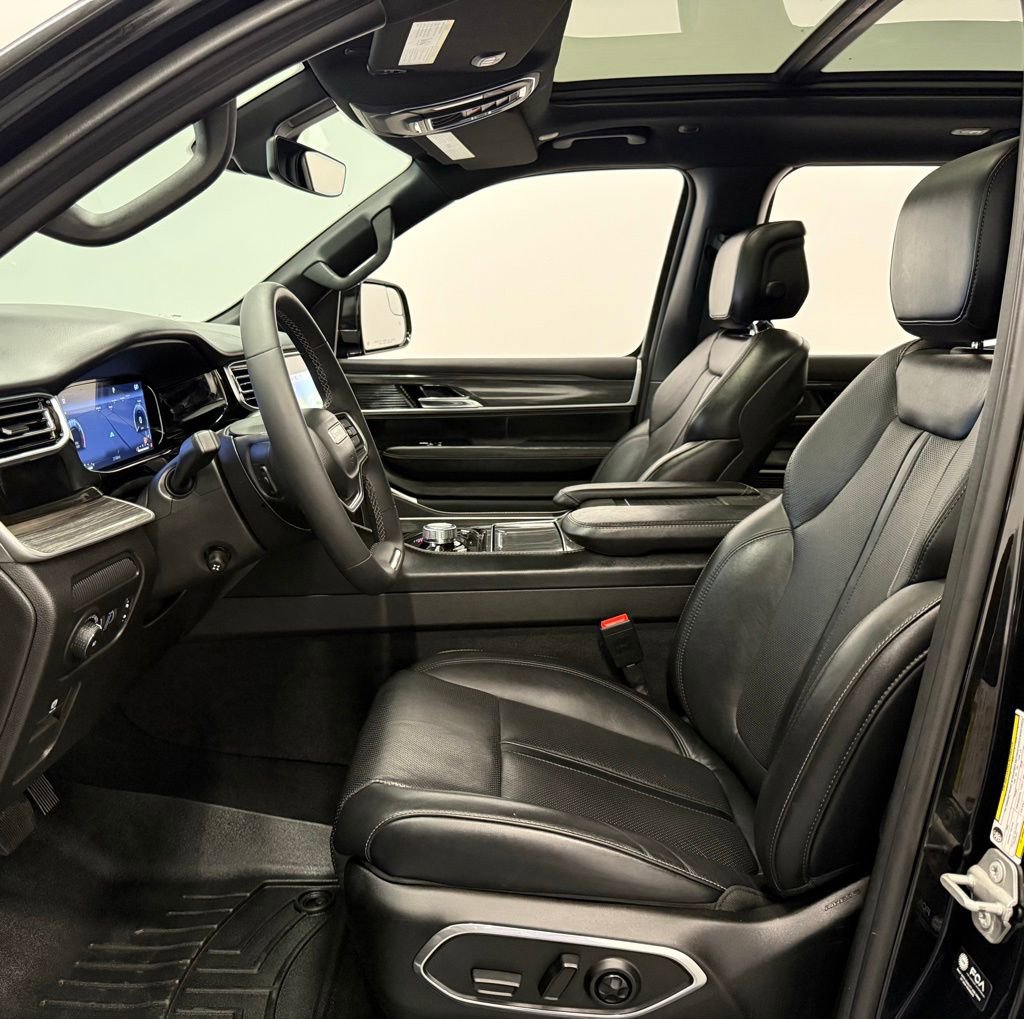 Used 2022 Jeep Wagoneer Series III w/ Premium Group I image 18