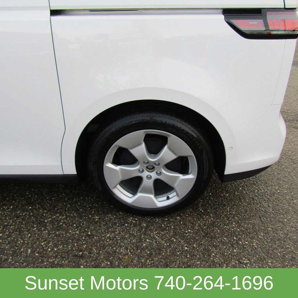 New 2025 Volkswagen ID. Buzz Pro S RWD image 5