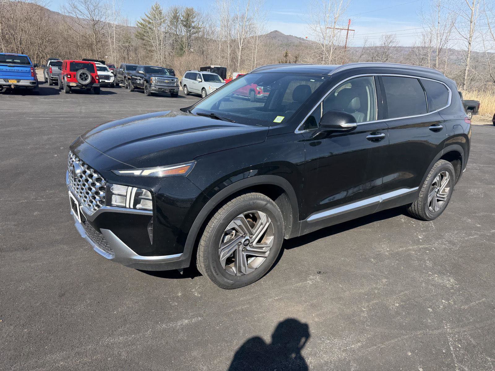 Used 2023 Hyundai Santa Fe SEL w/ Premium Package FWD image 2