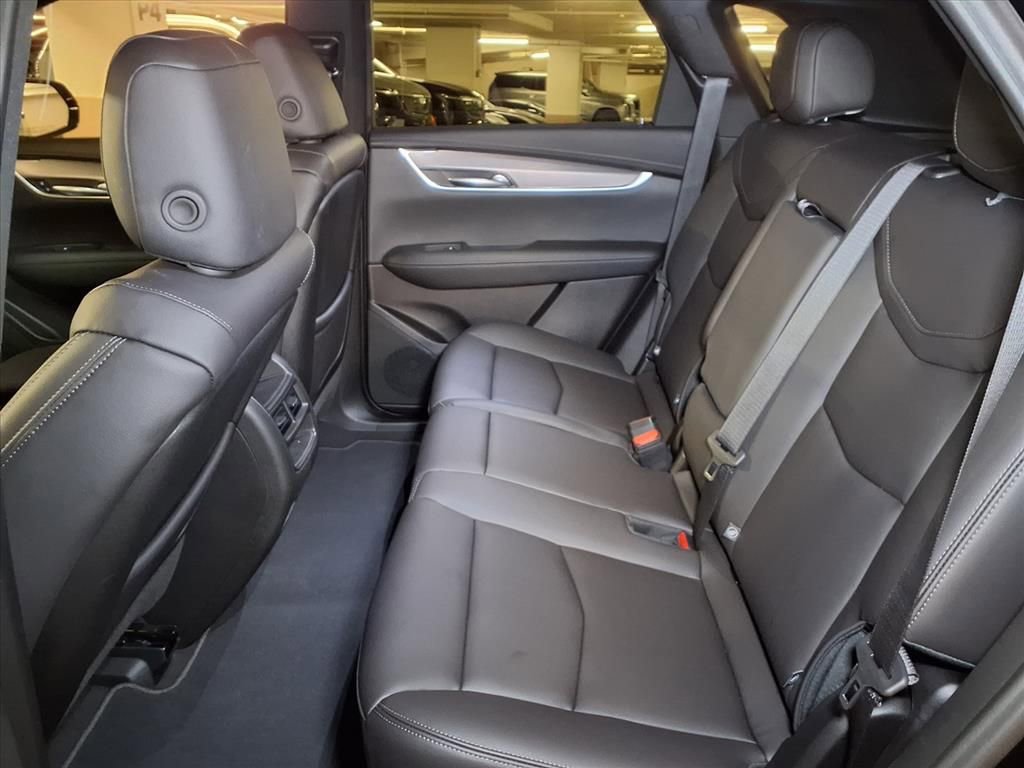 New 2026 Cadillac XT5 Luxury image 13