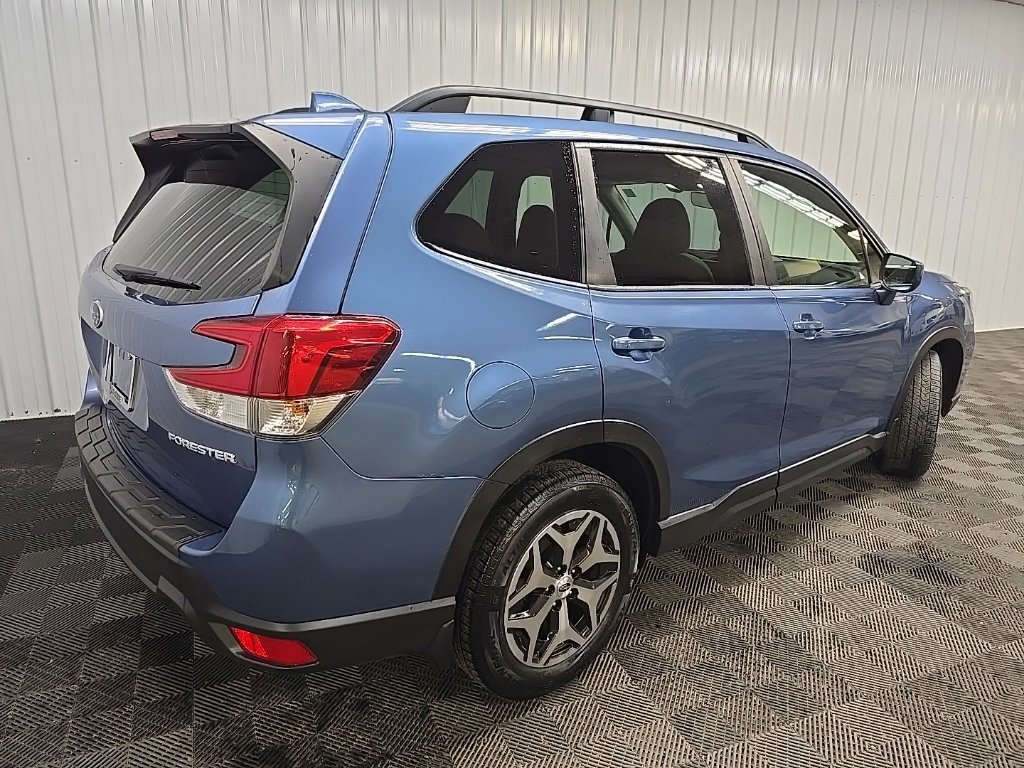 Used 2020 Subaru Forester Premium AWD/4WD image 11