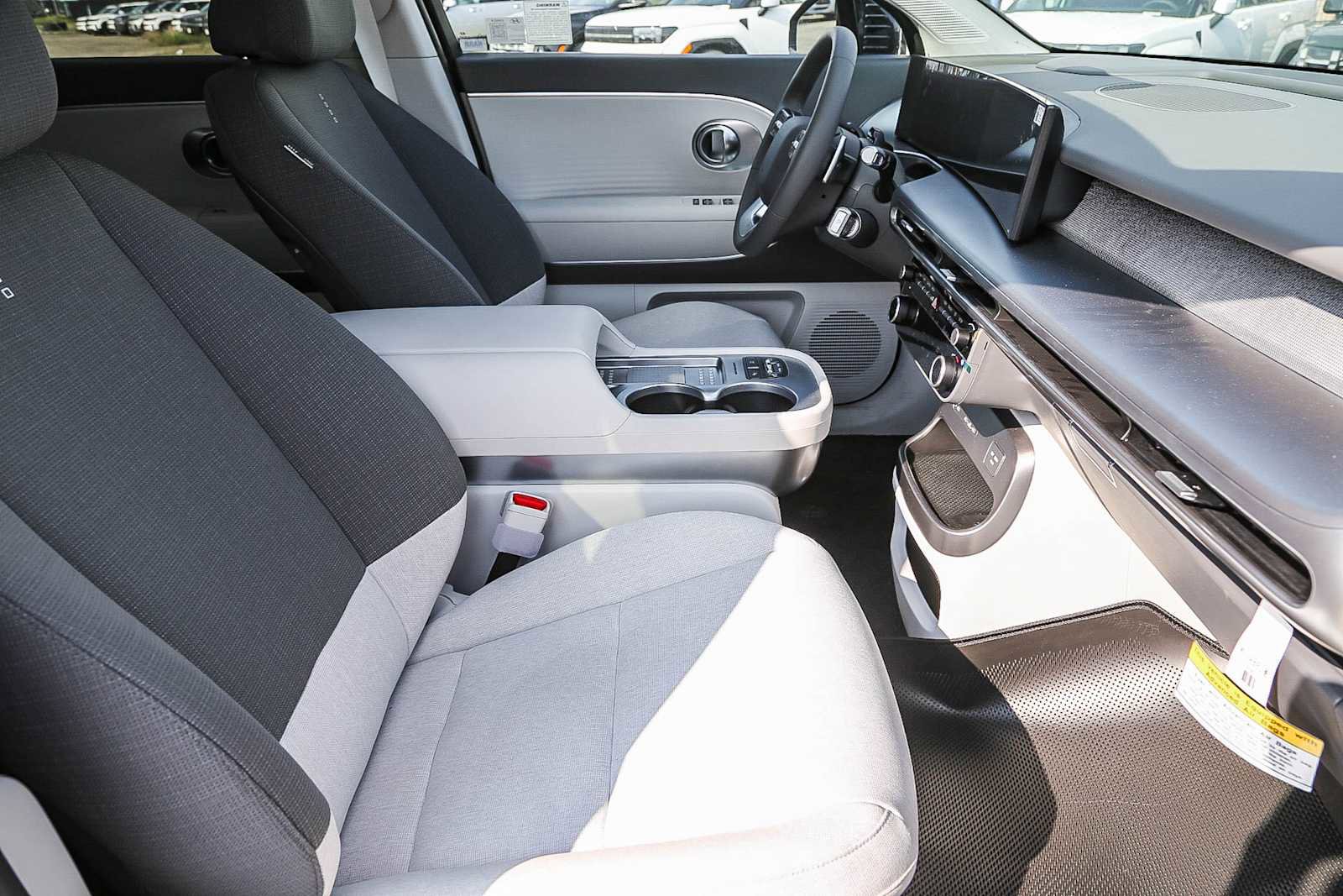 New 2026 Hyundai Ioniq 9 SE AWD/4WD image 16