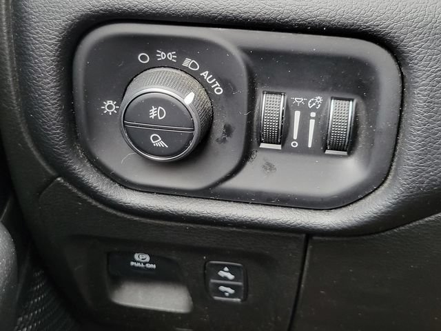 Used 2019 RAM 1500 Big Horn AWD/4WD image 10