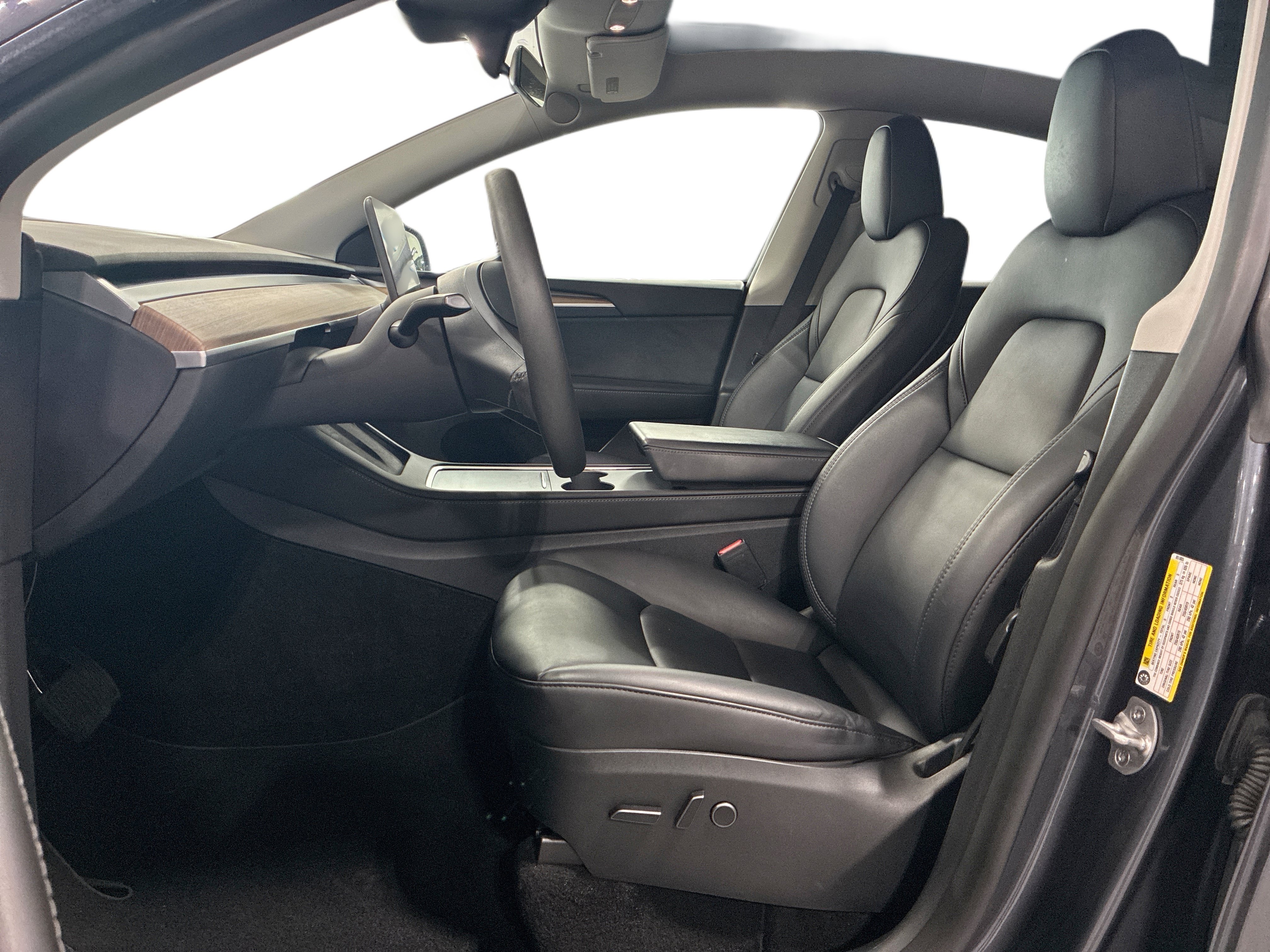 Certified 2023 Tesla Model Y Long Range AWD/4WD image 9
