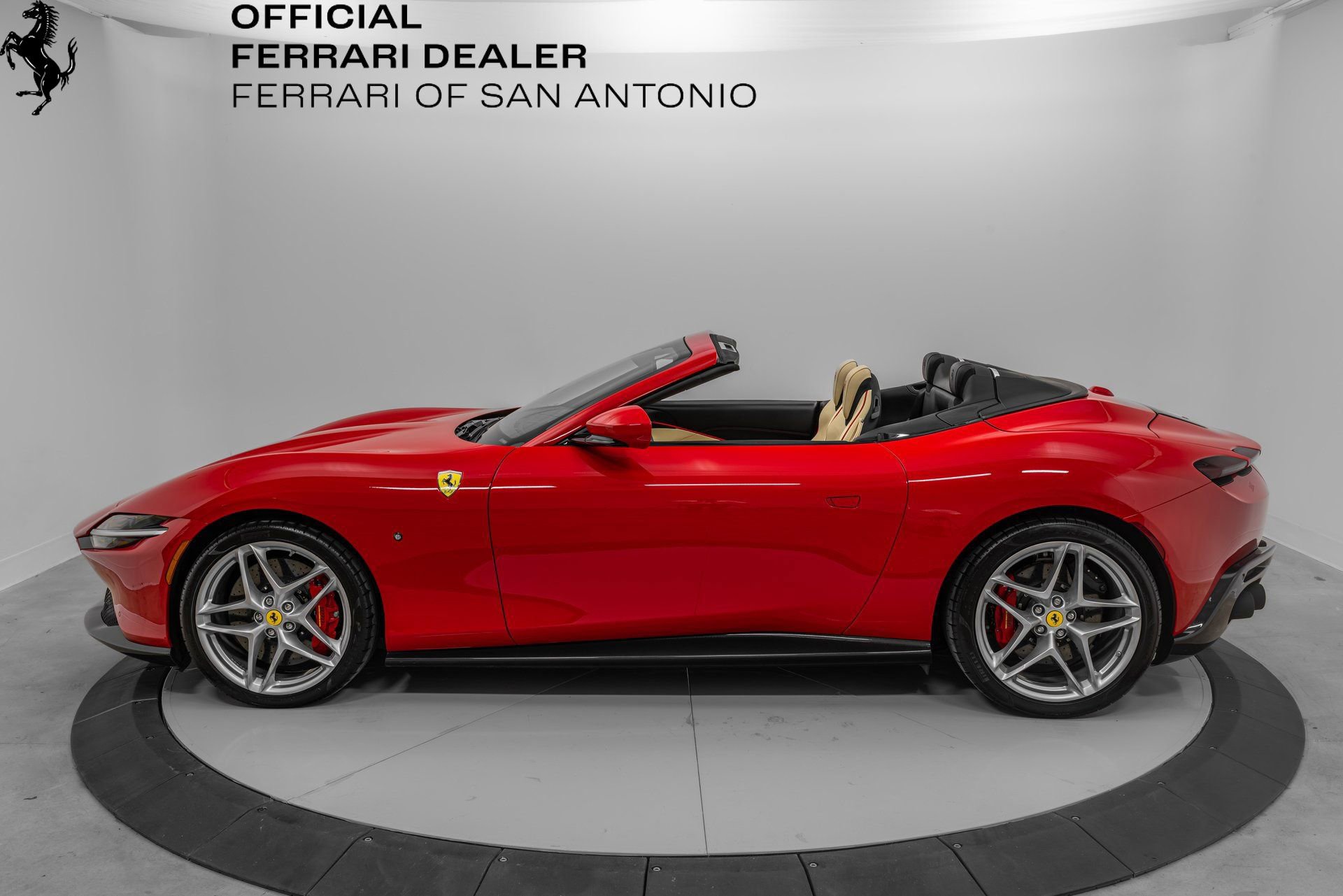 Certified 2025 Ferrari Roma Spider RWD image 3