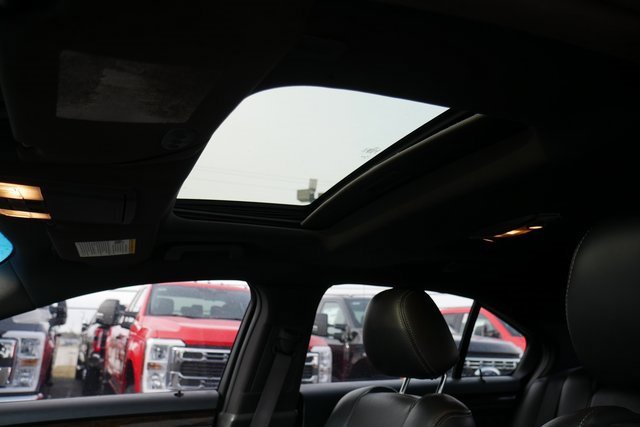 Used 2013 Ford Taurus Limited image 2