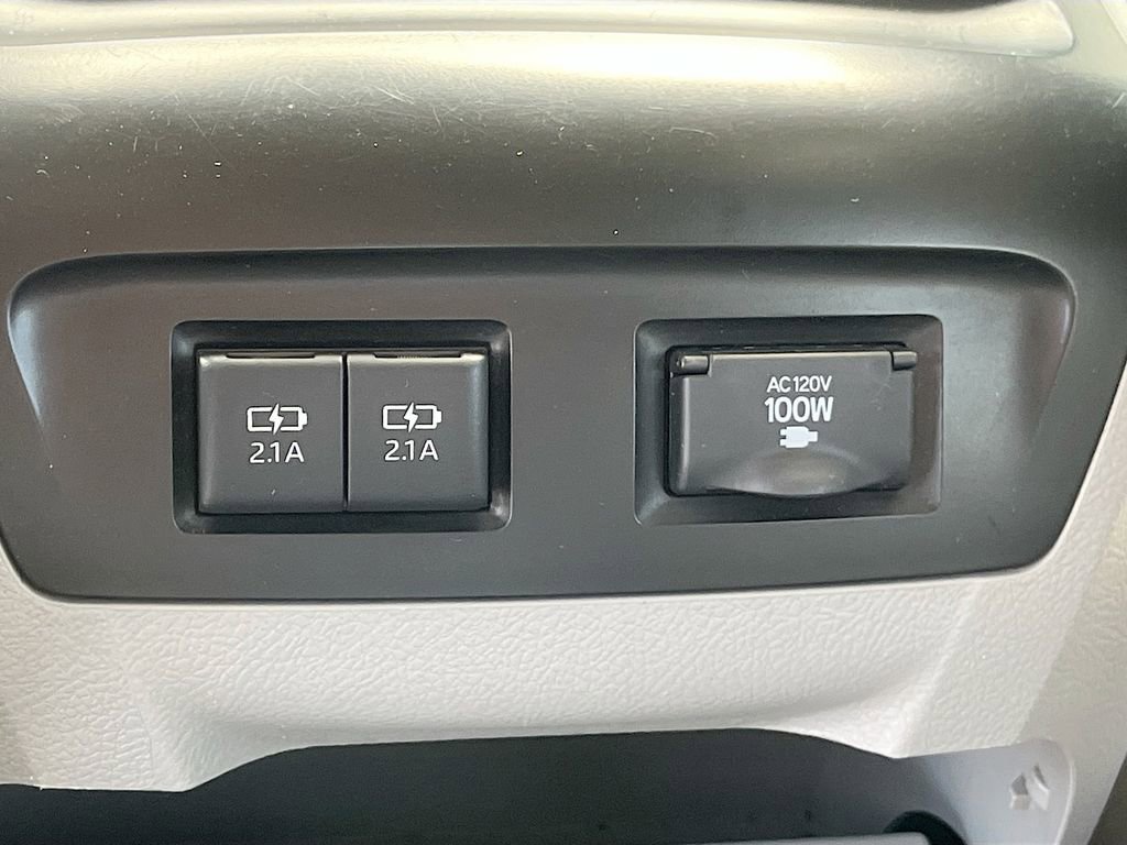 Used 2020 Toyota Sienna LE FWD image 24