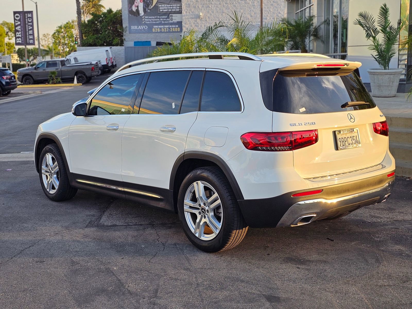 Used 2022 Mercedes-Benz GLB 250 4MATIC image 5