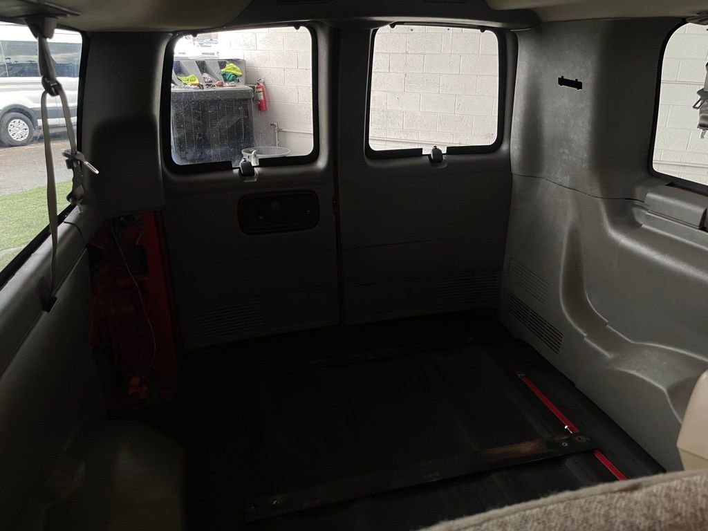 Used 2015 Chevrolet Express 3500 LS w/ Chrome Appearance Package image 13