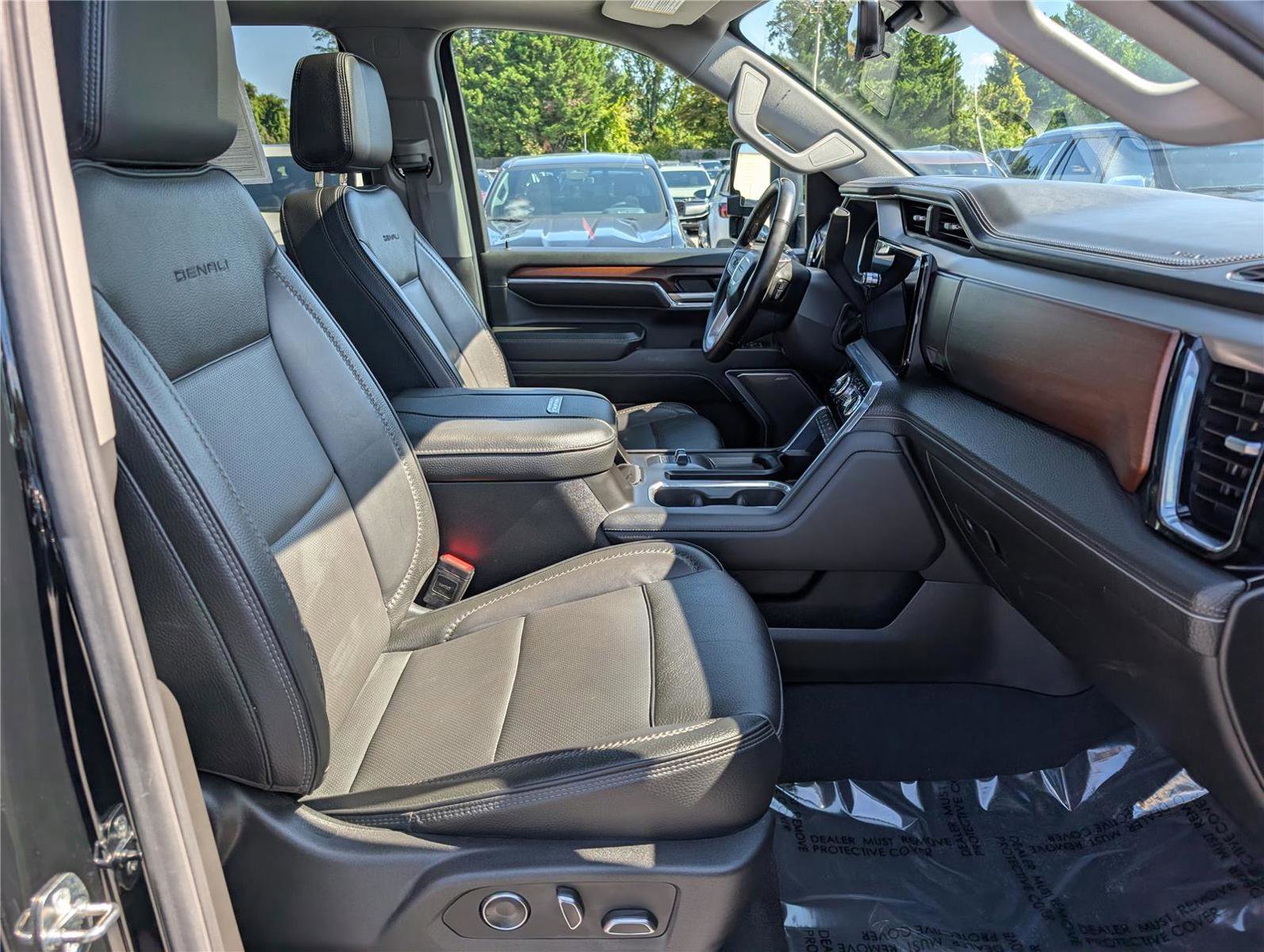 Used 2024 GMC Sierra 3500 Denali w/ Technology Package image 13