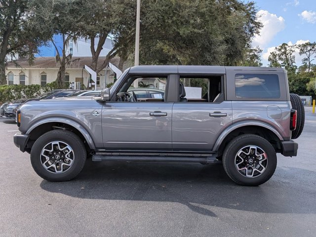 Used 2023 Ford Bronco Outer Banks image 2