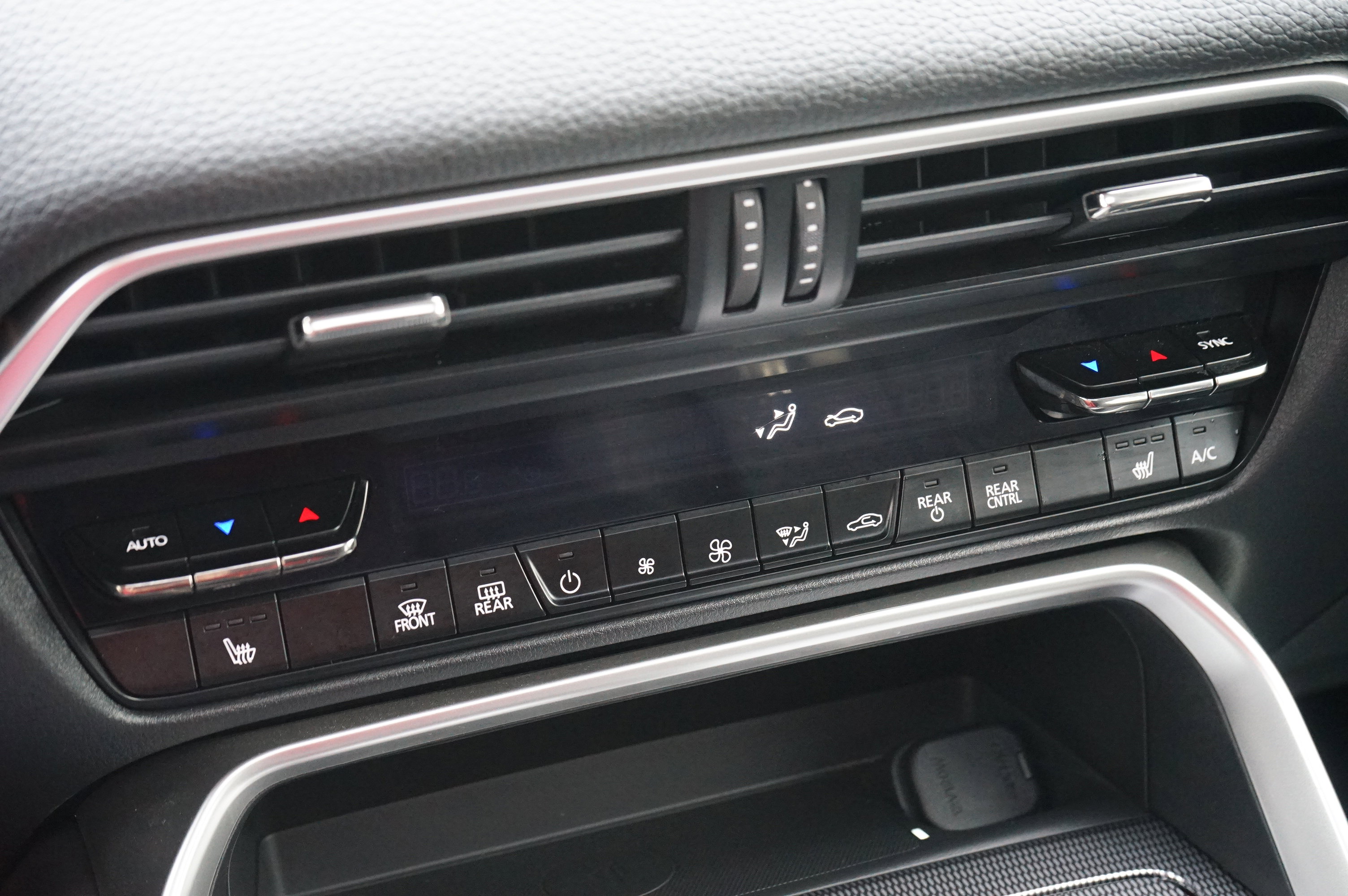 Certified 2025 MAZDA CX-70 3.3 Turbo w/ Preferred Package image 22