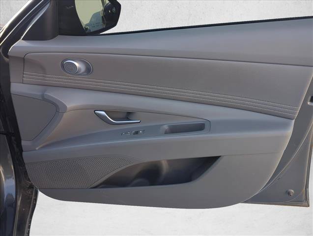 Used 2025 Hyundai Elantra Sport FWD image 24